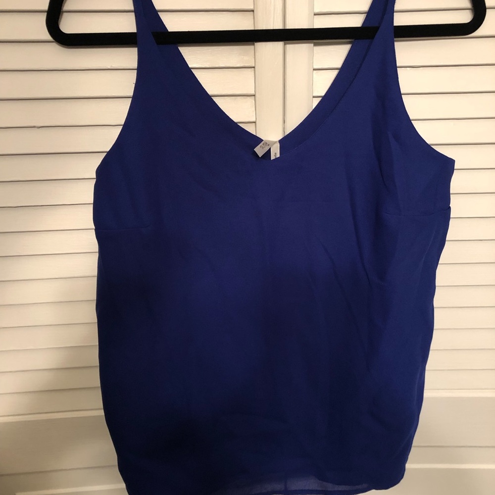 Top - Picture 2 of 4